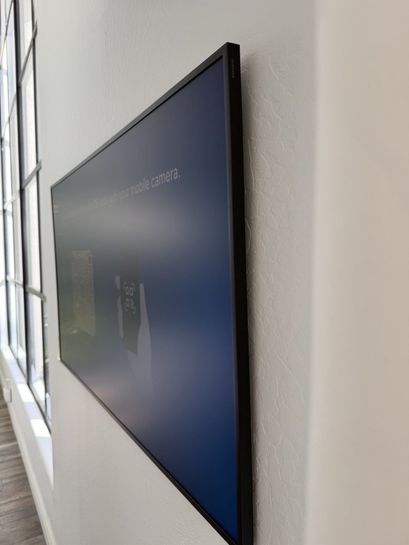 Art TV side profile detail